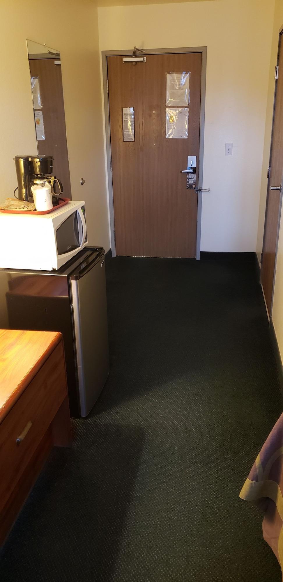Hotel Super 8 By Wyndham Windsor Extérieur photo