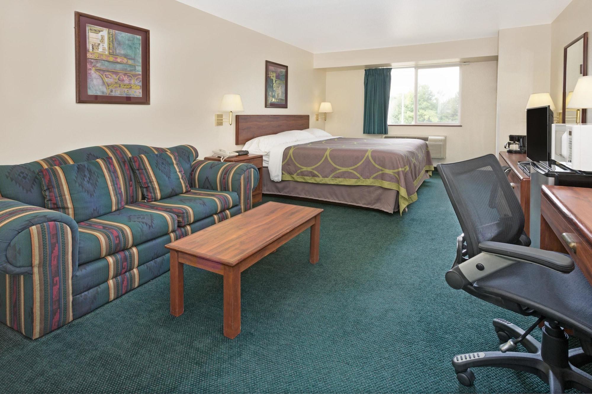 Hotel Super 8 By Wyndham Windsor Extérieur photo