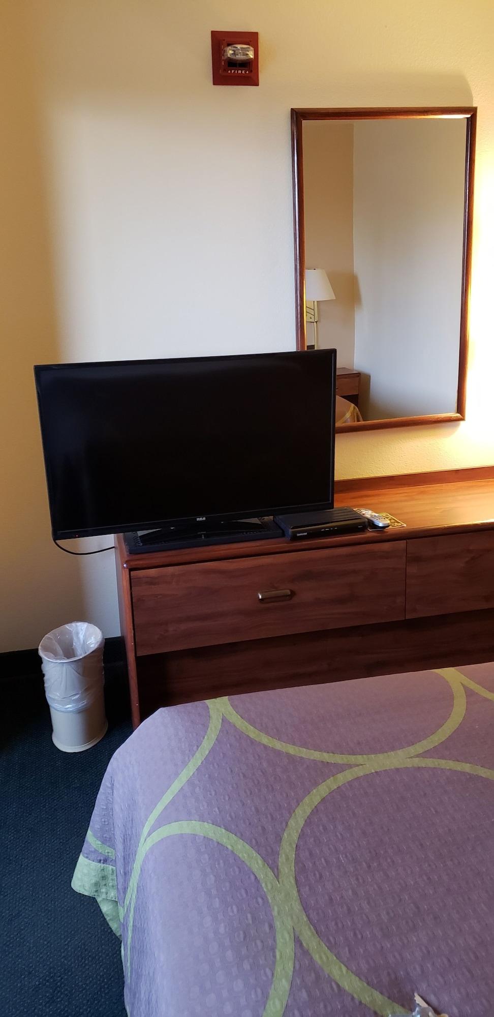 Hotel Super 8 By Wyndham Windsor Extérieur photo